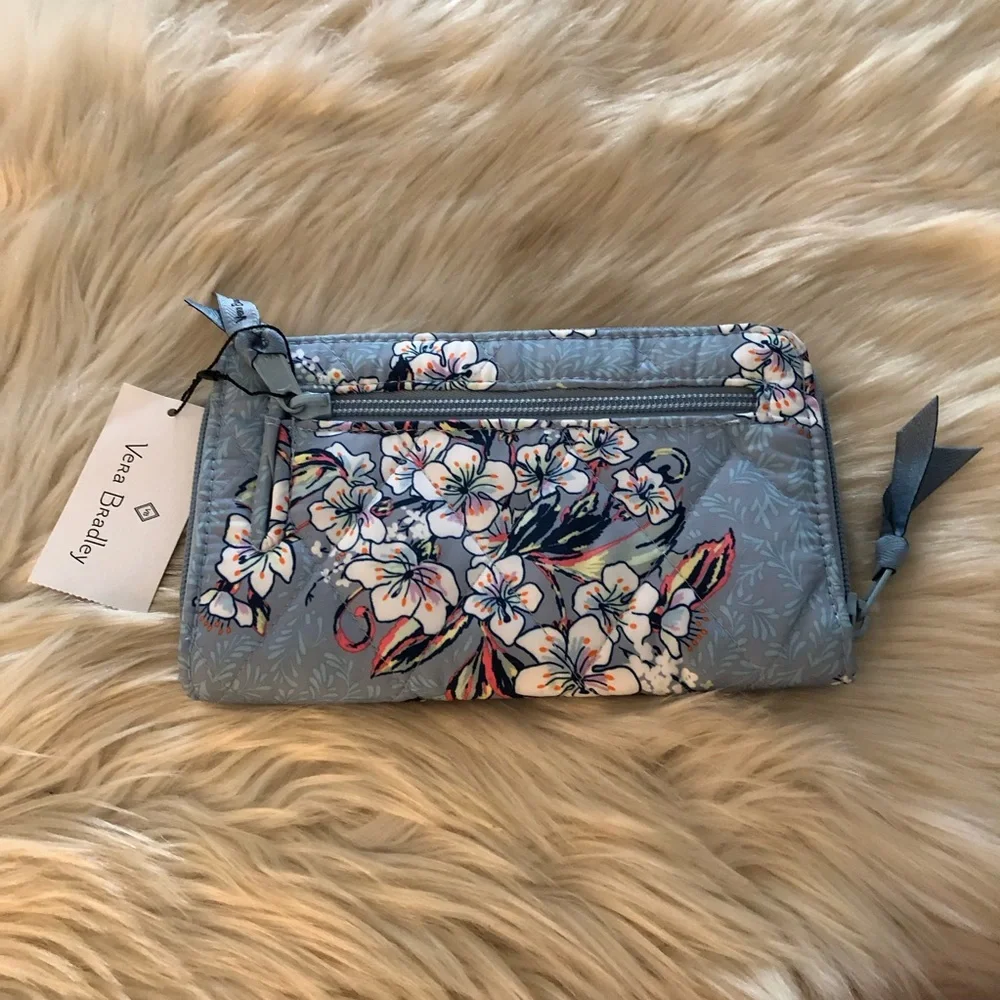 Vera Bradley ultralight rfid wallet in Cherry Blossoms print NWT - Picture 2 of 7